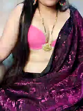 Traditional Housewife  online show from 12.14.24