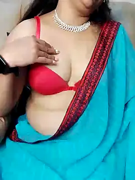 Traditional Housewife  online show from 02.01.25
