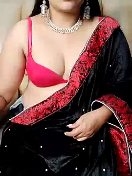 Traditional Housewife  online show from 02.05.25