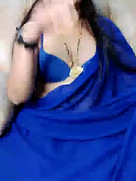Traditional Housewife  online show from 02.07.25