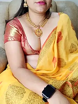 Traditional Housewife  online show from 02.20.25
