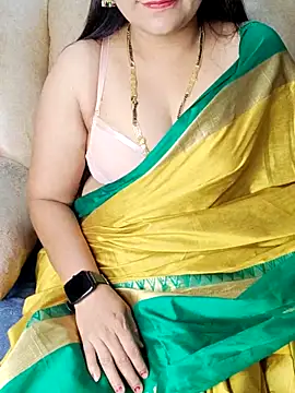 Traditional Housewife  online show from 03.11.25