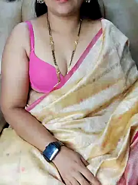 Traditional Housewife  online show from 03.16.25