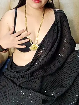 Traditional Housewife  online show from 03.18.25