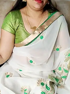 Traditional Housewife  online show from 09.11.25