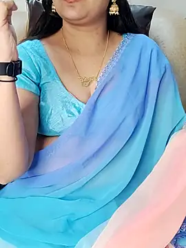 Traditional Housewife  online show from 09.12.25