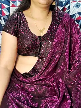 Traditional Housewife  online show from 09.17.25
