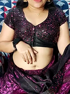 Traditional Housewife  online show from 09.29.25