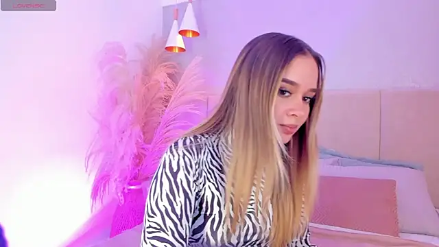 Snapshot of sofia_pamela chatting on 01.10.25 sofia pamela online show from 01.10.25