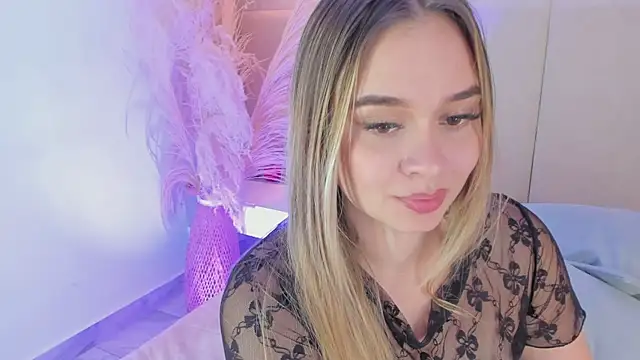 Snapshot of sofia_pamela chatting on 01.14.25 sofia pamela online show from 01.14.25