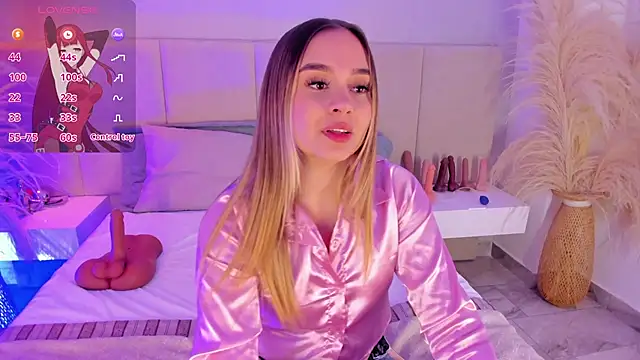 Snapshot of sofia_pamela chatting on 02.19.25 sofia pamela online show from 02.19.25