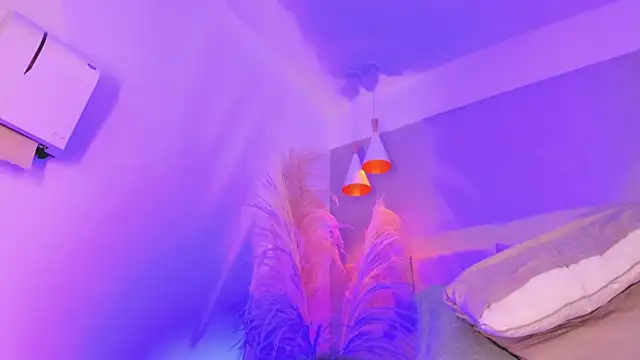 Snapshot of sofia_pamela chatting on 02.28.25 sofia pamela online show from 02.28.25