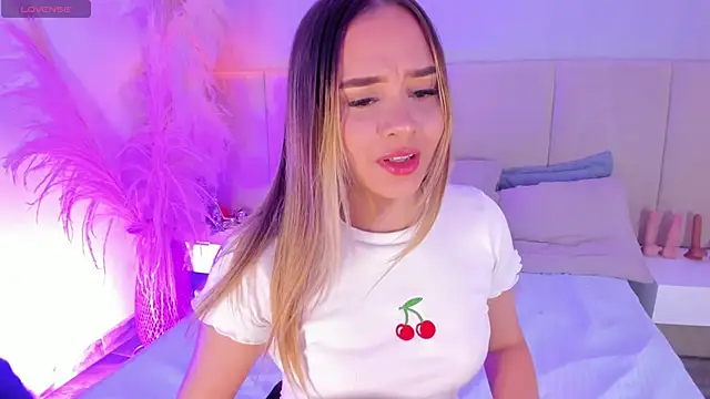 Snapshot of sofia_pamela chatting on 03.11.25 sofia pamela online show from 03.11.25