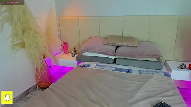 Snapshot of sofia_pamela chatting on 11.07.25 sofia pamela online show from 11.07.25