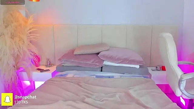 Snapshot of sofia_pamela chatting on 11.11.25 sofia pamela online show from 11.11.25