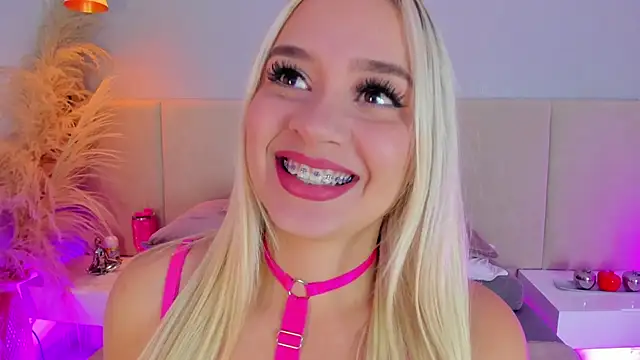 sofia pamela online show from 12.03.25