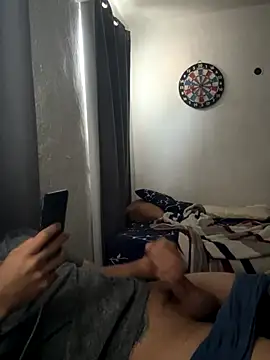 Snapshot of Magicerosxx69 chatting on 11.06.25 Magicerosxx69 online show from 11.06.25