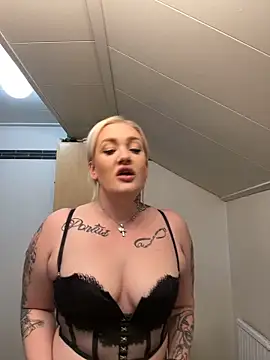 QueenOfFknBj online show from 12.27.24