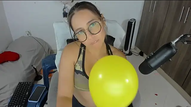 isa loves cum online show from 03.18.26