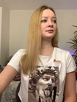 Snapshot of Radiants_two chatting on 12.11.24 Radiants two online show from 12.11.24