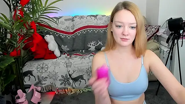 Snapshot of Radiants_two chatting on 12.18.24 Radiants two online show from 12.18.24