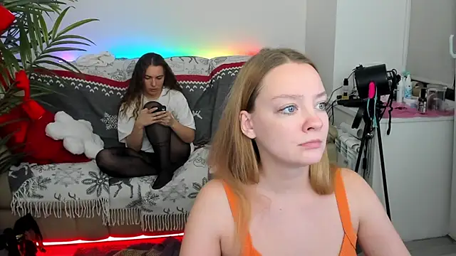 Snapshot of Radiants_two chatting on 12.21.24 Radiants two online show from 12.21.24