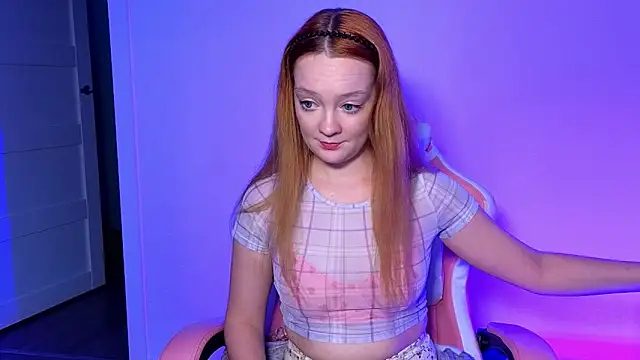 Snapshot of Radiants_two chatting on 09.21.25 Radiants two online show from 09.21.25