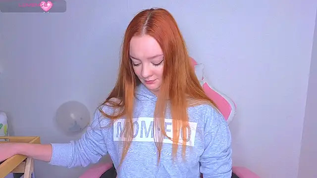 Snapshot of Radiants_two chatting on 11.13.25 Radiants two online show from 11.13.25