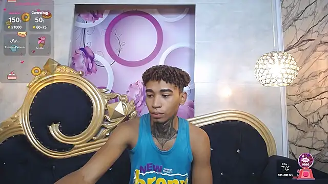 Snapshot of sexy_blacks_ chatting on 01.22.25 sexy blacks online show from 01.22.25