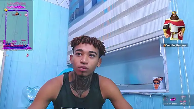 Snapshot of sexy_blacks_ chatting on 01.28.25 sexy blacks online show from 01.28.25