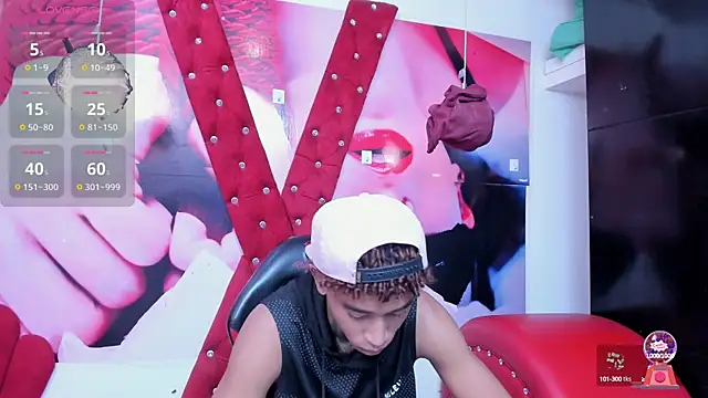 Snapshot of sexy_blacks_ chatting on 02.05.25 sexy blacks online show from 02.05.25