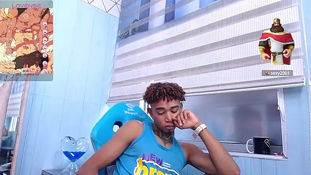 Snapshot of sexy_blacks_ chatting on 02.10.25 sexy blacks online show from 02.10.25