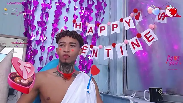 Snapshot of sexy_blacks_ chatting on 02.14.25 sexy blacks online show from 02.14.25