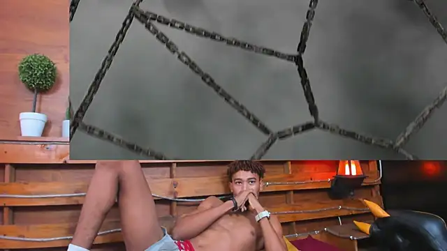 Snapshot of sexy_blacks_ chatting on 02.22.25 sexy blacks online show from 02.22.25