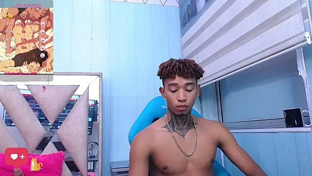 Snapshot of sexy_blacks_ chatting on 02.28.25 sexy blacks online show from 02.28.25