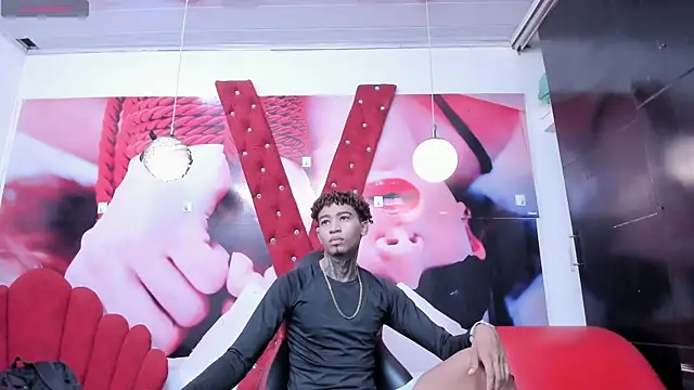 Snapshot of sexy_blacks_ chatting on 03.11.25 sexy blacks online show from 03.11.25