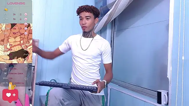 Snapshot of sexy_blacks_ chatting on 03.19.25 sexy blacks online show from 03.19.25