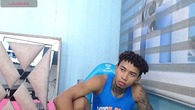 Snapshot of sexy_blacks_ chatting on 09.27.25 sexy blacks online show from 09.27.25