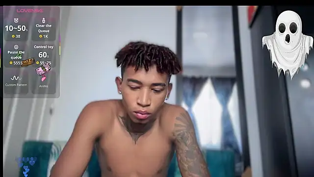 Snapshot of sexy_blacks_ chatting on 10.23.25 sexy blacks online show from 10.23.25