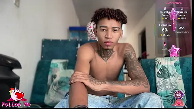 Snapshot of sexy_blacks_ chatting on 11.01.25 sexy blacks online show from 11.01.25