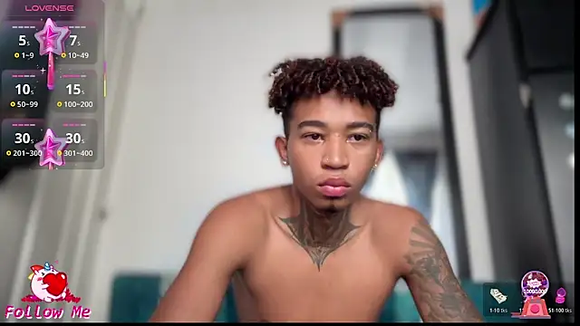 Snapshot of sexy_blacks_ chatting on 11.06.25 sexy blacks online show from 11.06.25