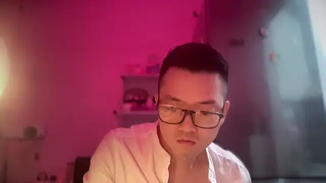 Snapshot of wangjian2324 chatting on 02.08.25 wangjian2324 online show from 02.08.25