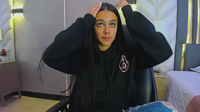 ChloeHarper  online show from 02.18.26