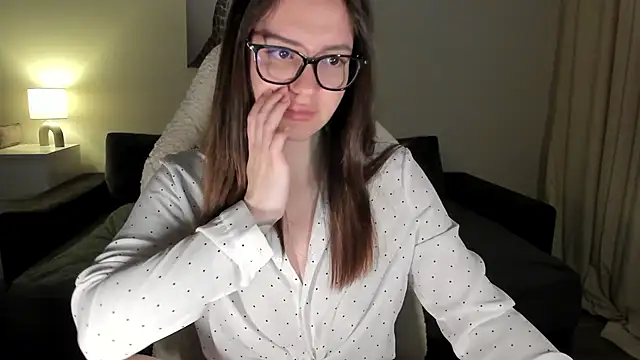 Sonia moon  online show from 03.03.25
