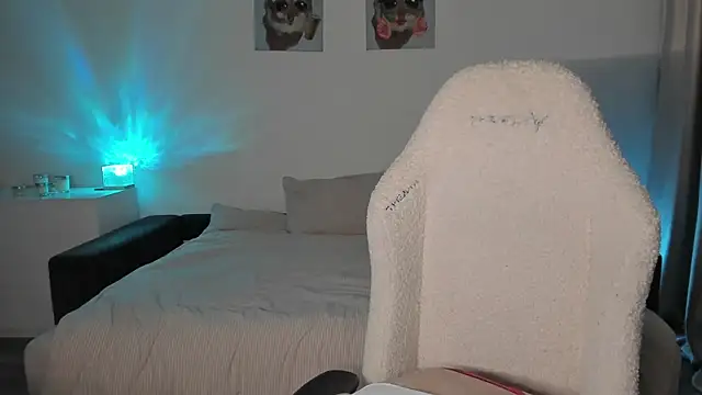 Sonia moon  online show from 09.30.25