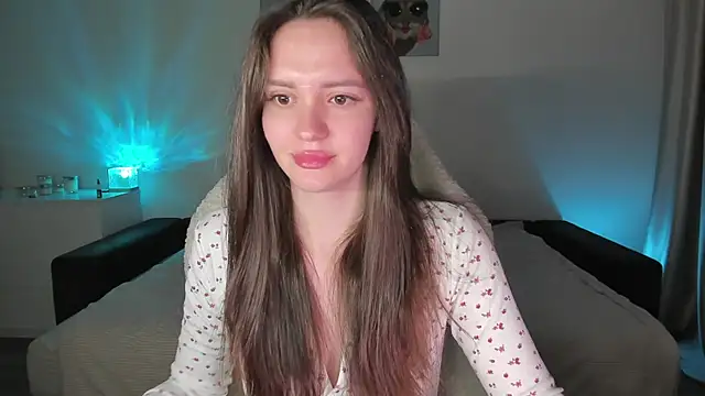 Snapshot of Sonia_moon_ chatting on 10.01.25 Sonia moon online show from 10.01.25