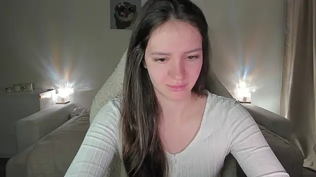 Snapshot of Sonia_moon_ chatting on 10.05.25 Sonia moon online show from 10.05.25