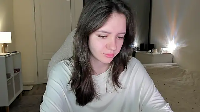 Snapshot of Sonia_moon_ chatting on 10.26.25 Sonia moon online show from 10.26.25