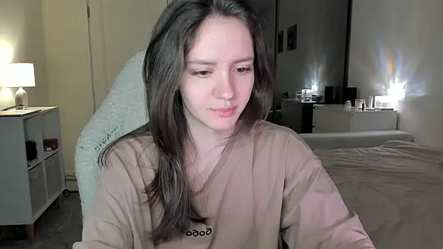 Snapshot of Sonia_moon_ chatting on 11.06.25 Sonia moon online show from 11.06.25