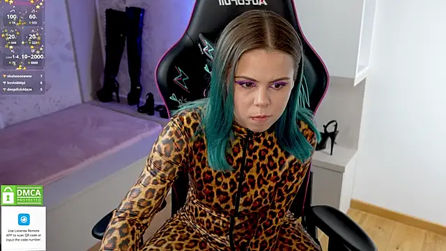 Snapshot of Latex_Kitty chatting on 01.14.25 Latex Kitty online show from 01.14.25